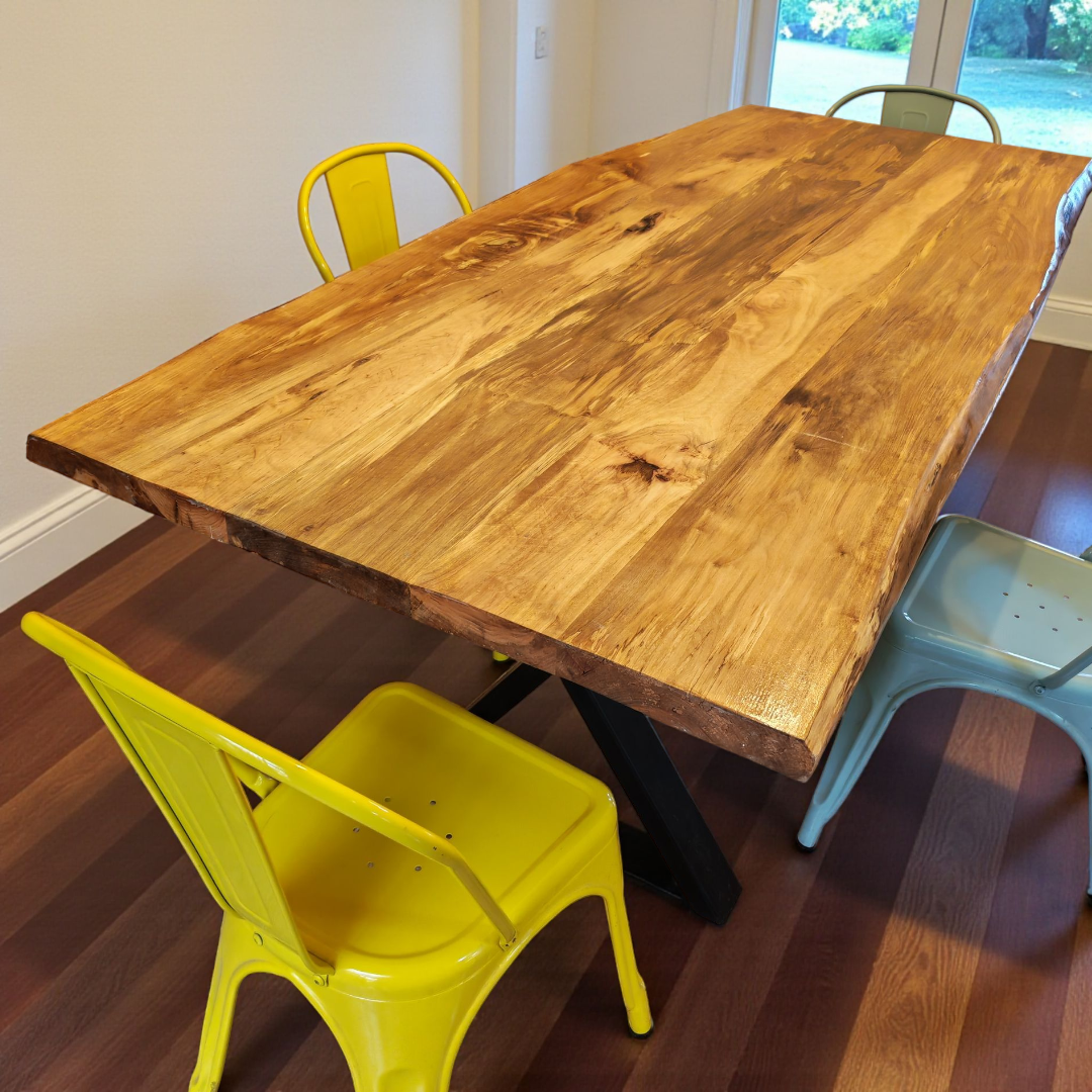 Mesa de madera de roble y coigue